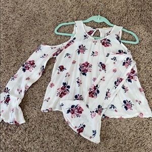 floral off the shoulder Hollister shirt